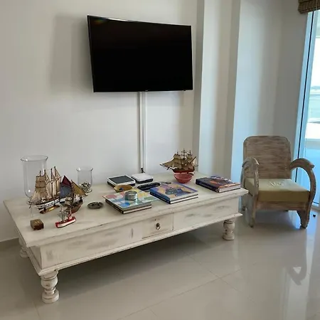 Apartment Lux Beachfront