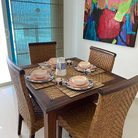 Lux Beachfront Apartment *